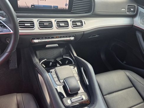 Used 2025 Mercedes-Benz GLS 450 4MATIC image 22