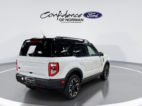Used 2024 Ford Bronco Sport Outer Banks w/ Tech Package AWD/4WD image 8