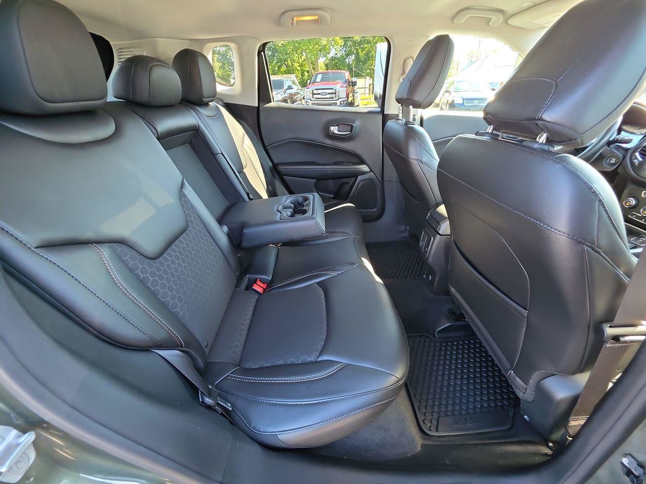 Used 2018 Jeep Compass Latitude w/ Safe & Security Group AWD/4WD image 7