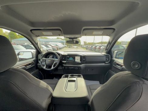Used 2023 Chevrolet Silverado 1500 LT AWD/4WD image 17