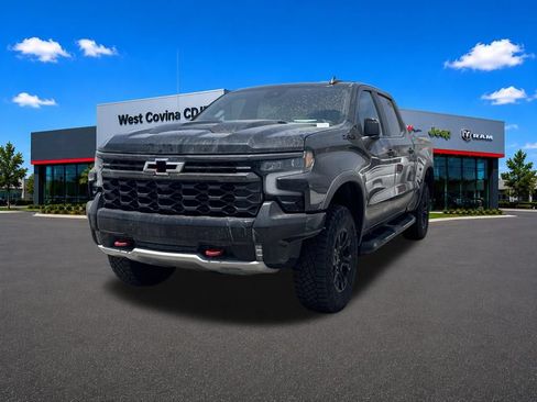 Used 2023 Chevrolet Silverado 1500 ZR2 w/ Technology Package AWD/4WD image 3