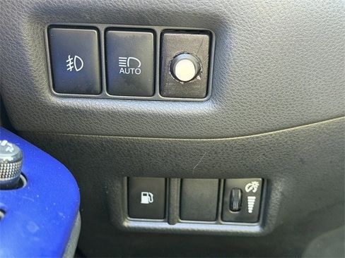 Used 2019 Toyota C-HR Limited image 23