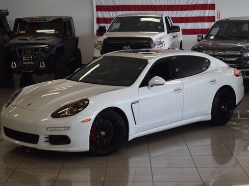 Used 2014 Porsche Panamera 4 image 13