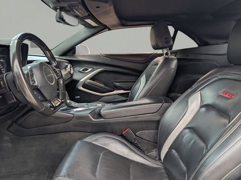 Used 2019 Chevrolet Camaro SS RWD image 17