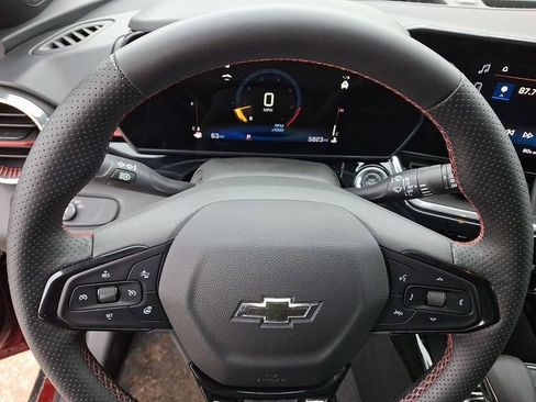 Used 2025 Chevrolet Trax RS w/ Driver Confidence Package image 22