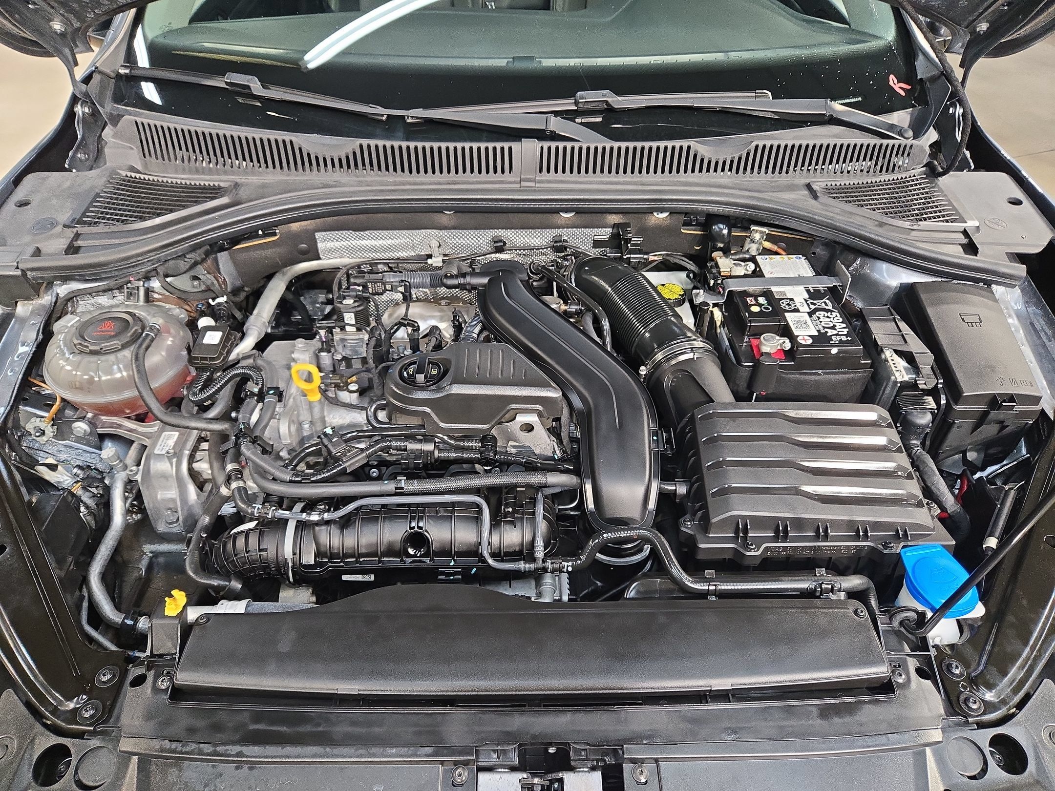 Used 2024 Volkswagen Jetta SE FWD image 19