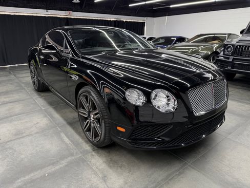 Used 2017 Bentley Continental GT image 9