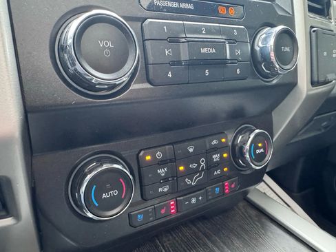 Used 2021 Ford F250 Lariat image 32