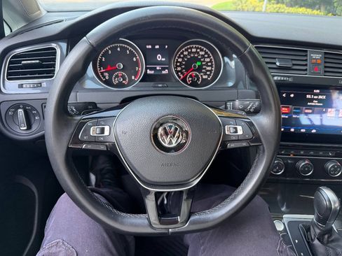 Used 2018 Volkswagen Golf SE FWD image 28