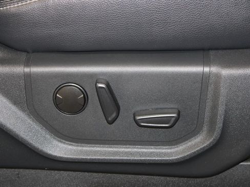 Used 2022 Ford F250 Lariat w/ Lariat Ultimate Package AWD/4WD image 36