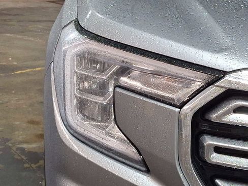 Used 2023 GMC Terrain SLT AWD/4WD image 9