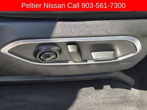 Used 2024 Jeep Wagoneer L Series II RWD image 15
