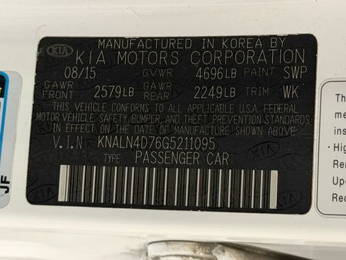 Used 2016 Kia Cadenza Limited FWD image 24