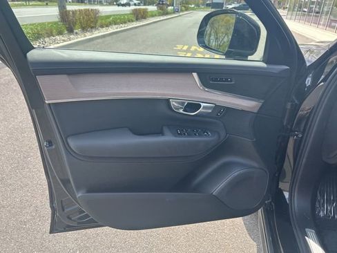 Used 2025 Volvo XC90 B6 Plus AWD/4WD image 16