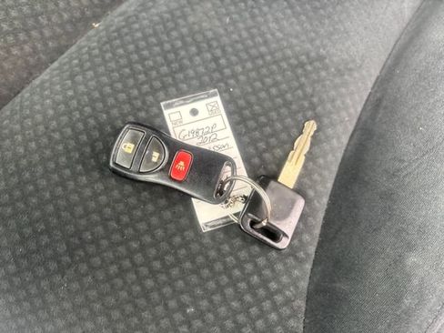 Used 2012 Nissan Versa 1.8 S w/ Plus Pkg image 27