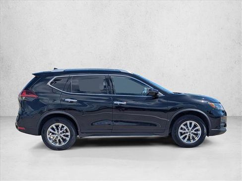 Used 2020 Nissan Rogue SV FWD image 4