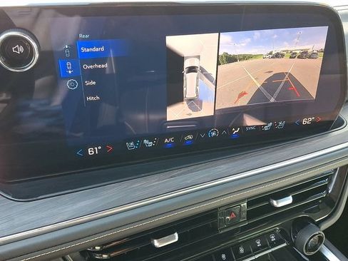Used 2025 Chevrolet Tahoe Premier AWD/4WD image 15