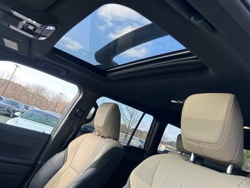 Used 2024 Lexus GX 550 image 10