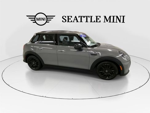 Certified 2022 MINI Cooper 4-Door Hardtop image 13