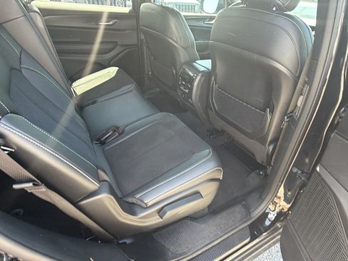 Used 2025 Jeep Grand Cherokee L Altitude AWD/4WD image 22