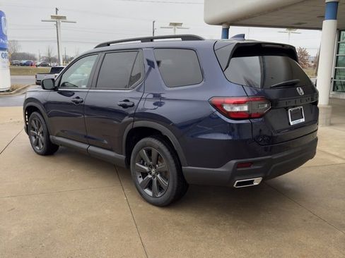 New 2025 Honda Pilot Sport image 5