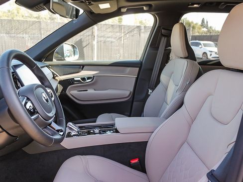New 2026 Volvo XC90 B5 Plus w/ Protection Package AWD/4WD image 20