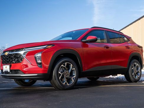 New 2026 Chevrolet Trax LT image 3