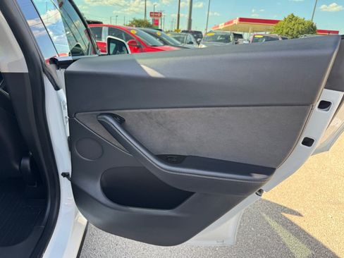 Used 2020 Tesla Model Y Long Range AWD/4WD image 16