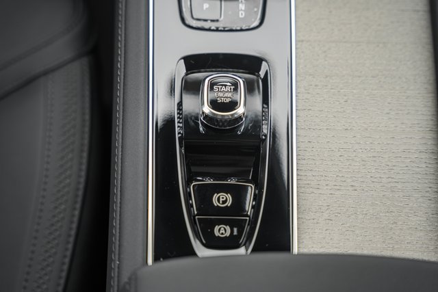 Used 2026 Volvo XC90 B6 Plus w/ Protection Package Premier AWD/4WD image 26