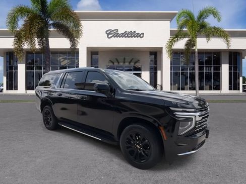 Certified 2025 Chevrolet Suburban LT w/ Comfort Package RWD image 2