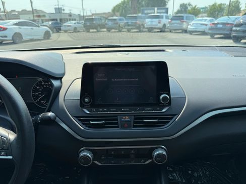 Used 2020 Nissan Altima 2.5 S FWD image 26