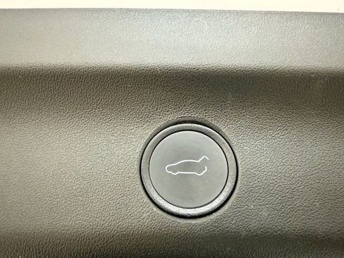 Used 2021 Tesla Model Y Long Range AWD/4WD image 7