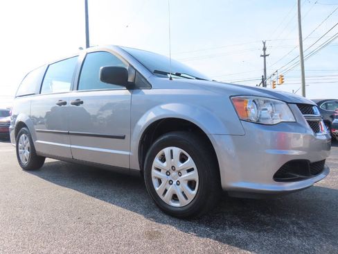 Used 2016 Dodge Grand Caravan American Value Package w/ UConnect Hands-Free Group FWD image 1
