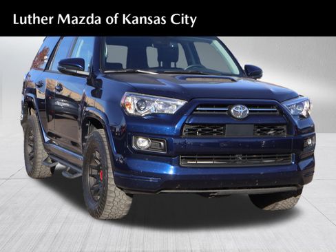 Used 2022 Toyota 4Runner TRD Sport image 1