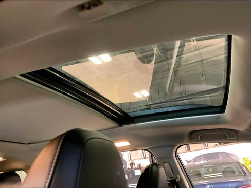 Certified 2023 Subaru Ascent Limited w/ Technology Package image 14