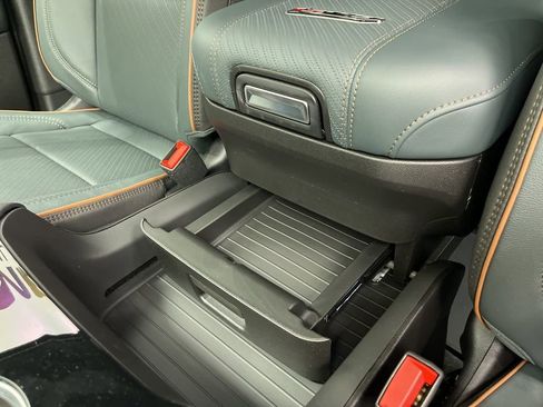 New 2026 GMC Yukon XL AT4 w/ AT4 Premium Package AWD/4WD image 21