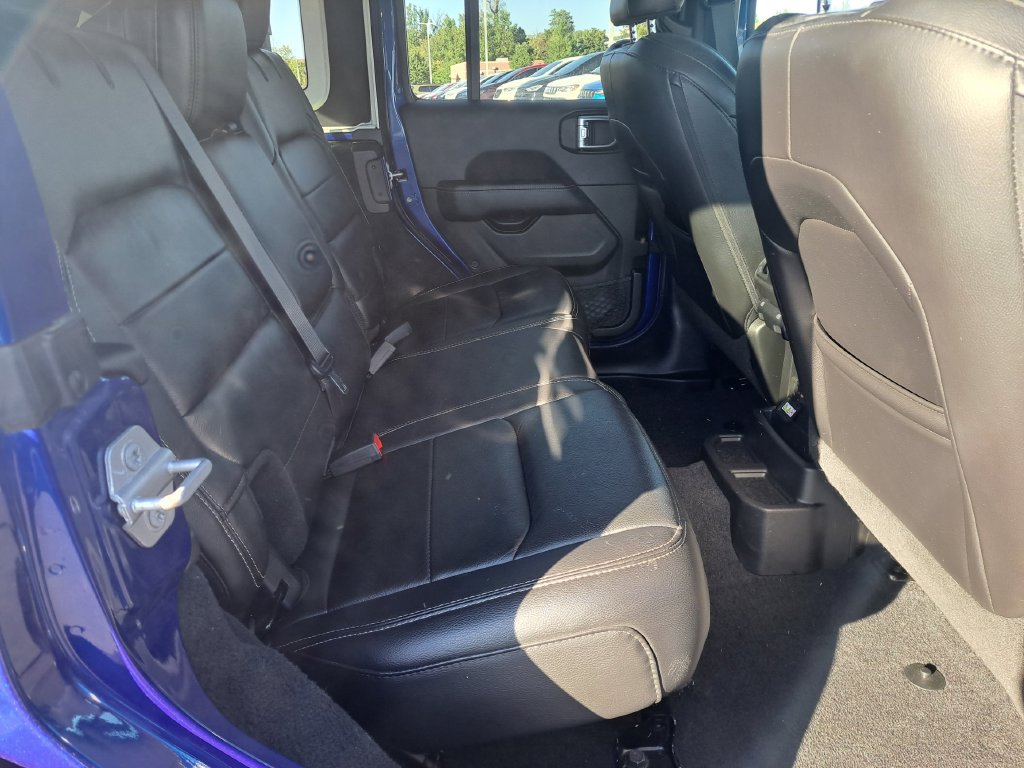 Used 2019 Jeep Wrangler Unlimited Sahara AWD/4WD image 31