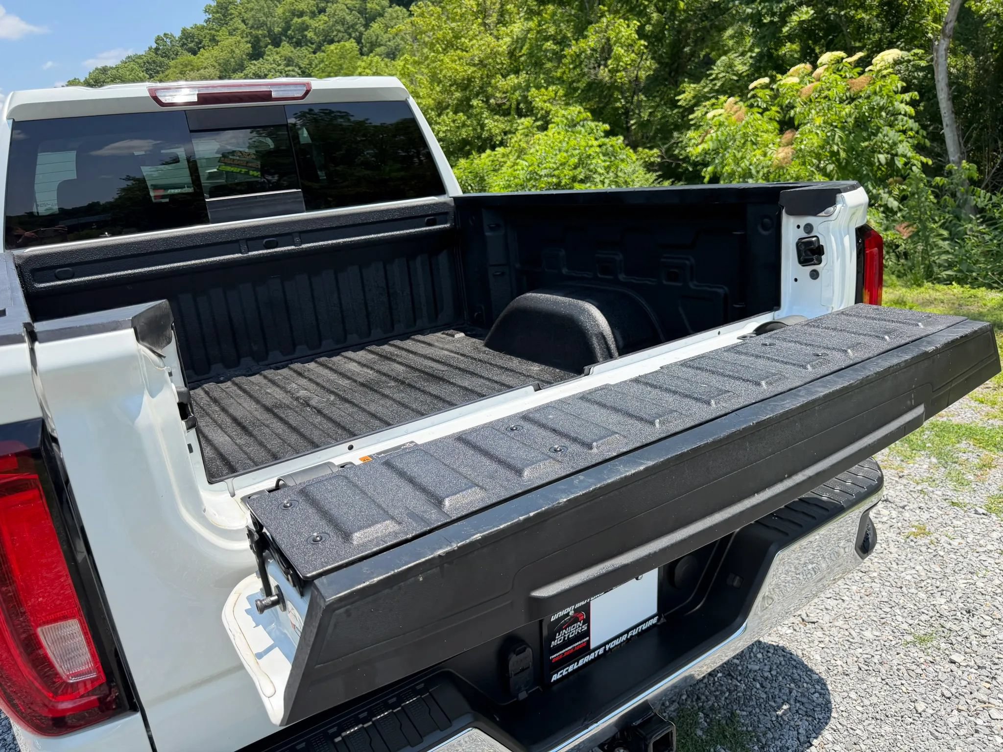Used 2019 GMC Sierra 1500 SLT w/ SLT Premium Package AWD/4WD image 24
