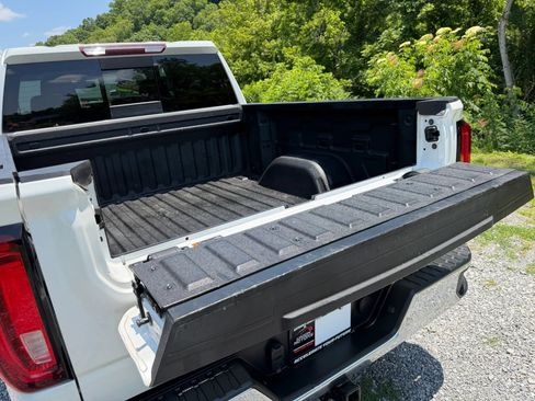 Used 2019 GMC Sierra 1500 SLT w/ SLT Premium Package AWD/4WD image 24