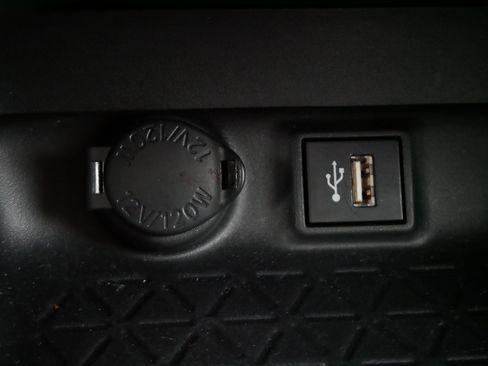 Used 2023 Toyota RAV4 XLE image 29