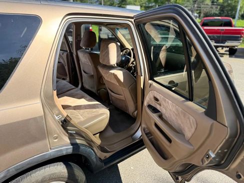 Used 2004 Honda CR-V EX image 16