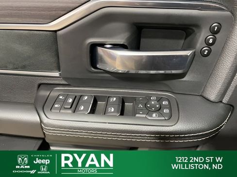 New 2026 RAM 2500 Laramie AWD/4WD image 34