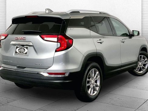 Used 2024 GMC Terrain SLT AWD/4WD image 13