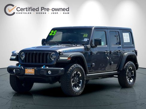 Used 2025 Jeep Wrangler Unlimited Rubicon 4xe w/ Convenience Group AWD/4WD image 8