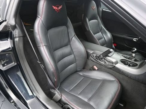 Used 2006 Chevrolet Corvette Coupe RWD image 17