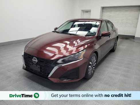 Used 2023 Nissan Altima 2.5 SV image 1