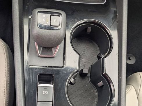 Used 2025 Nissan Rogue SL w/ Tech Package AWD/4WD image 21