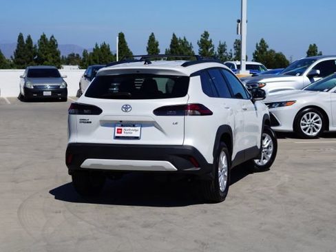 Used 2026 Toyota Corolla Cross LE FWD image 8