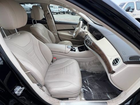 Used 2019 Mercedes-Benz S 560 Sedan image 18