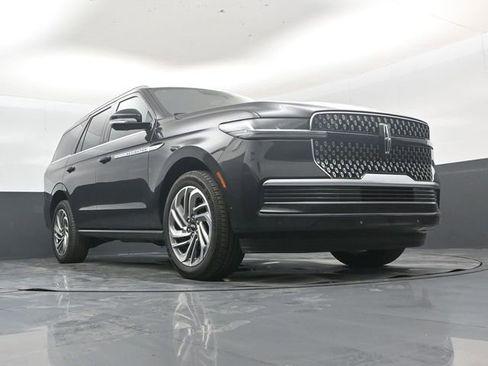 Used 2025 Lincoln Navigator Reserve AWD/4WD image 48